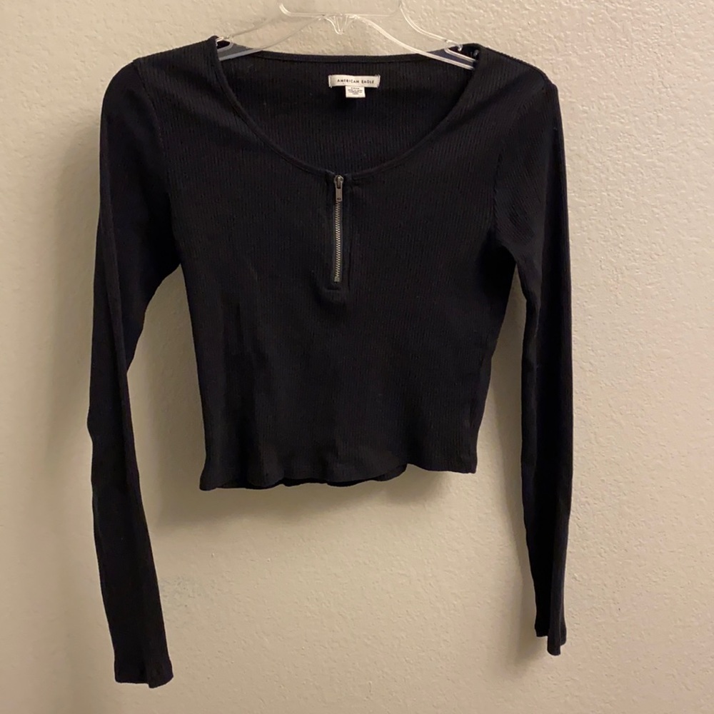 American Eagle black cropped long sleeve quarter zip tee. Size Small.